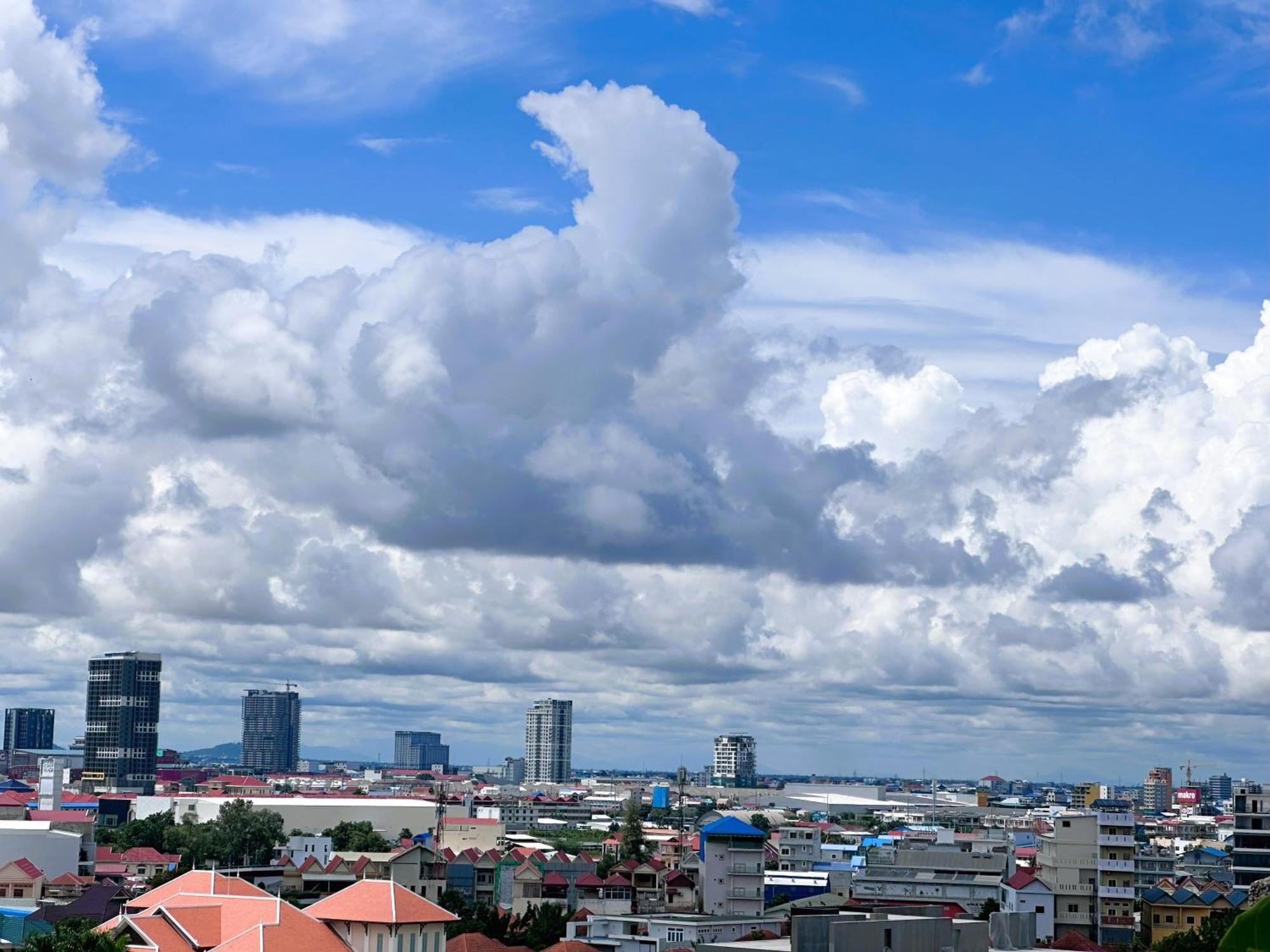 Jaya Suites Hotel Phnom Penh Luaran gambar